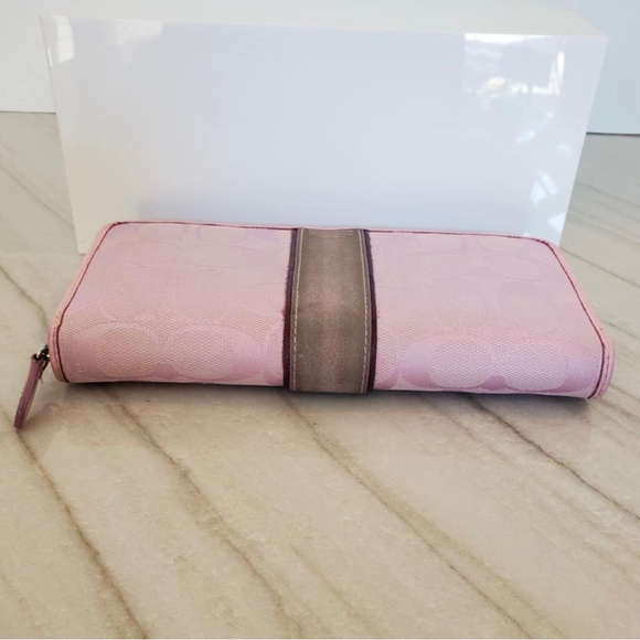 Vintage Coach Hamptons Long Wallet ( Pink / Lilac ) - Picture 4 of 10